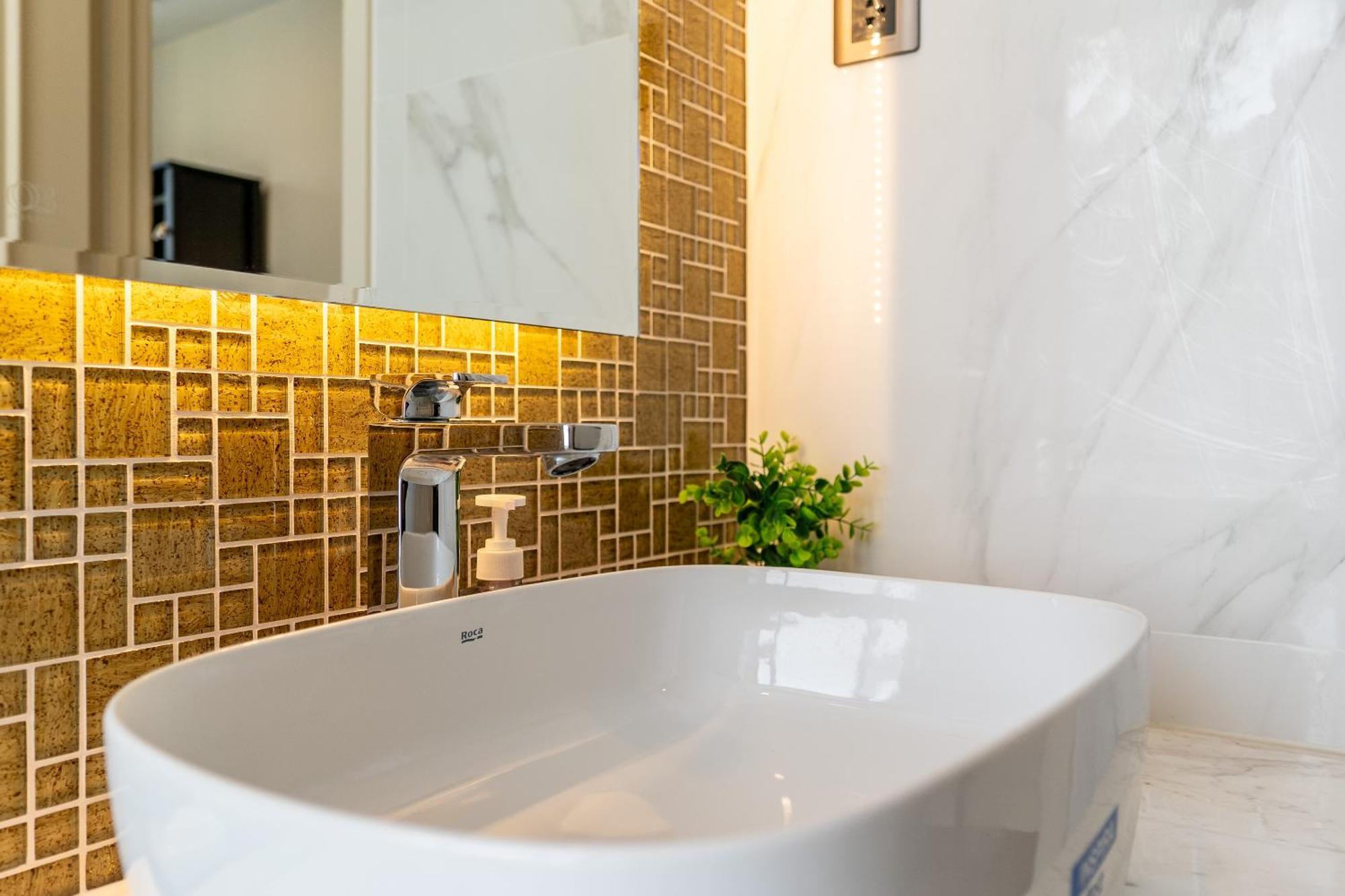Delux D1,3bedrooms,2 Bath,pool,gym Căn hộ