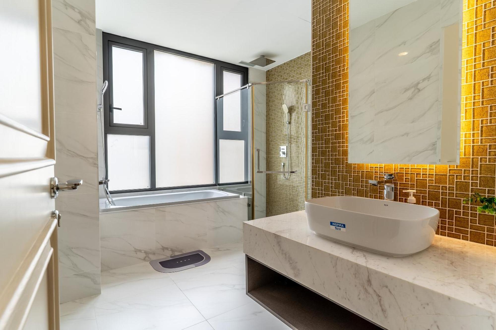 Delux D1,3bedrooms,2 Bath,pool,gym Căn hộ *